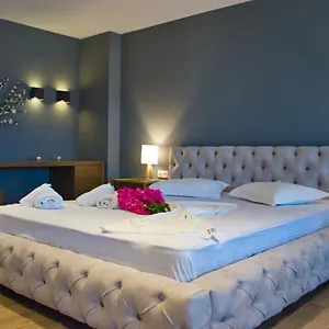 https://hotel-viky.hotelschalkidiki.net